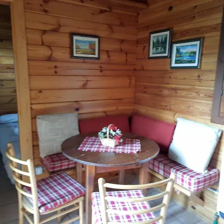 مكان تخييم Camping Village Yolki Palki