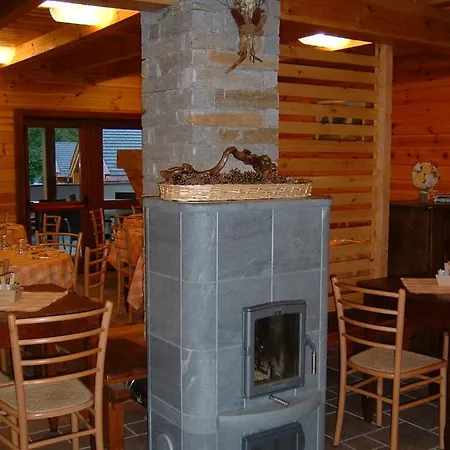 مكان تخييم Camping Village Yolki Palki