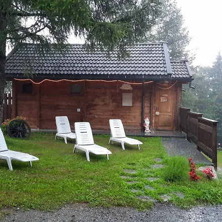 مكان تخييم Camping Village Yolki Palki